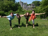 Yoga pendant le Soltice d'été à New York
